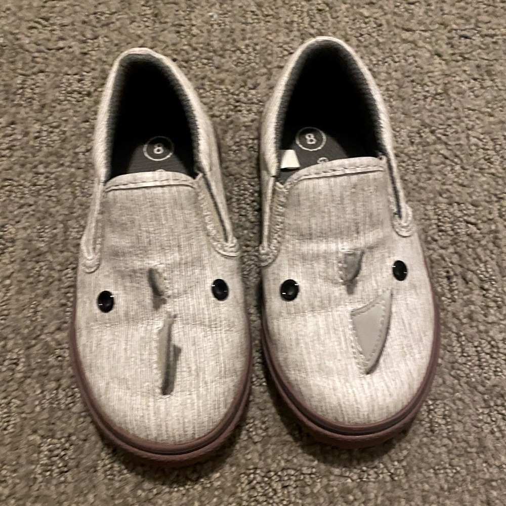 Toddler boy shark slip on sneakers sz.8